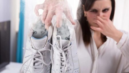 Ayakkabı Kokusu Nasıl Giderilir?