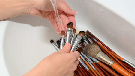 Makyaj Malzemeleri Nasıl Temizlenir